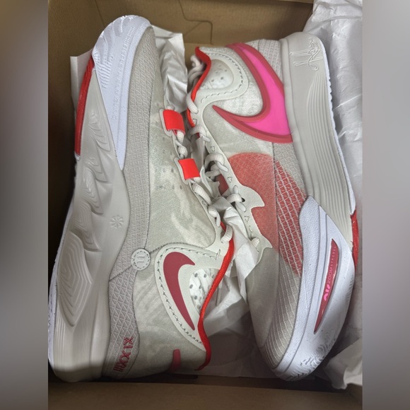 Kyrie 8 'Light Bone Picante Red' - Picture 7 of 7